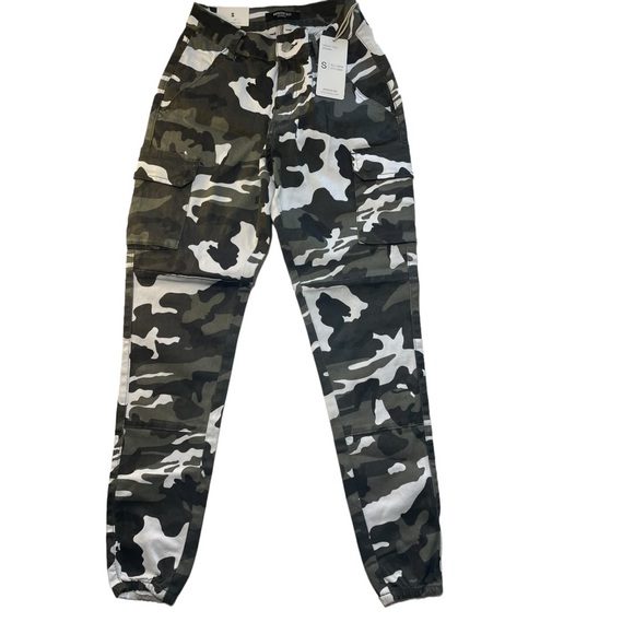 Camo Twill Joggers - NWT - Picture 1 of 12